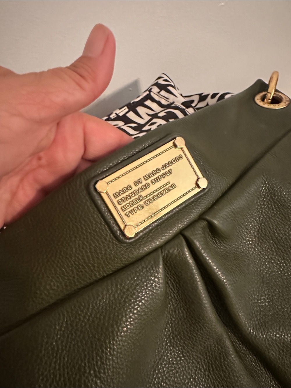 This is a Marc by Marc Jacobs Classic Q Hillier Hobo bag - Picture 9 of 9